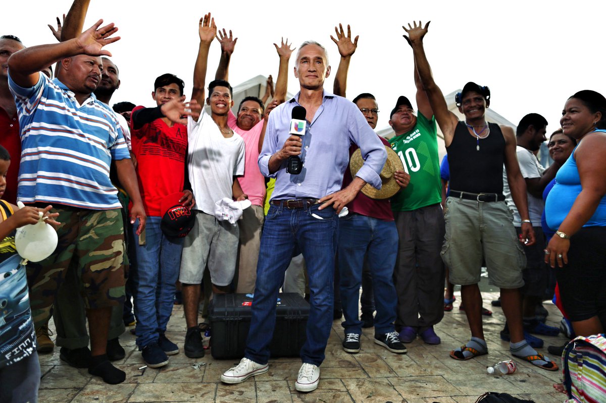 >><a href="/jorgeramosnews/">JORGE RAMOS</a> is a true legend. A kind, decent and purpose driven journalist and human being. Congratulations for an extraordinary career at @UniNoticias/<a href="/Univision/">Univision</a>, for a lifetime of both informing the Hispanic community and being their voice. 

📸: <a href="/markx/">mark x lima</a>