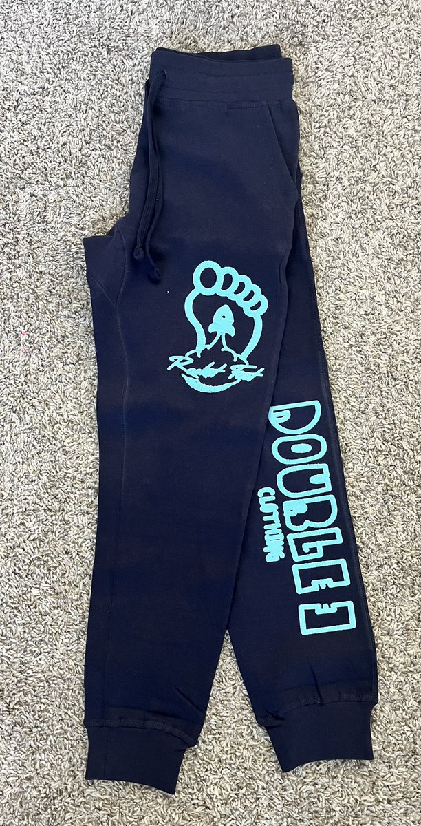 DoubleE_Cheezy's tweet image. Requested Order!  #DoubleEGamer TShirt and Jogger outfit! #DoubleEPuff Joggers!  #DoubleEPuff TShirt! #DoubleEFelt TShirt! #RocketFoot/#DoubleE TShirt and Shorts combo!

Special thanks to Michael RocketFoot Combs for the nonstop support! 

#DoubleE 🧀🎨🪤🚀🦶🏻