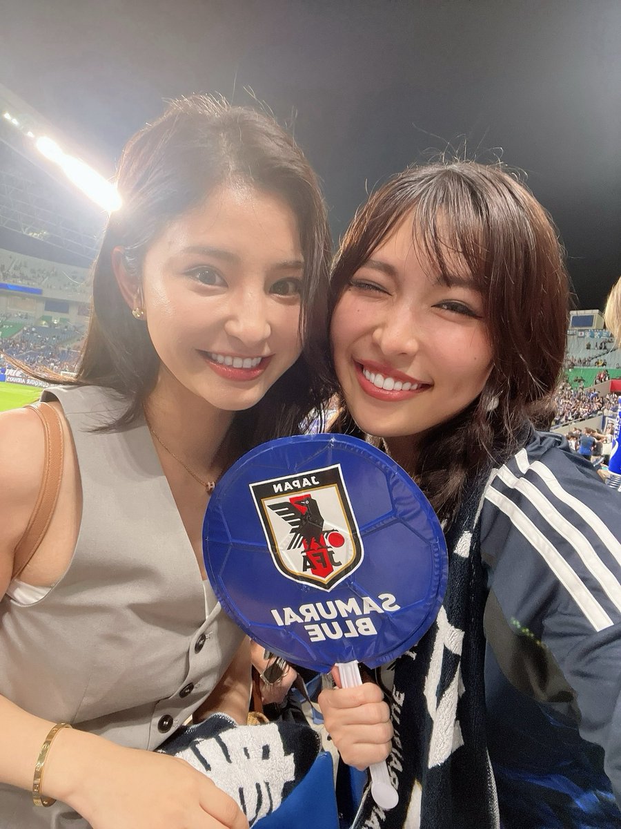 risa___booo's tweet photo. 日本勝ったし
久しぶりに友達にも会えたし
さいっこー！🇯🇵 #サムライブルー https://t.co/W0C3wzKuYG