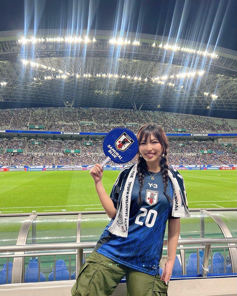 risa___booo's tweet photo. 日本勝ったし
久しぶりに友達にも会えたし
さいっこー！🇯🇵 #サムライブルー https://t.co/W0C3wzKuYG