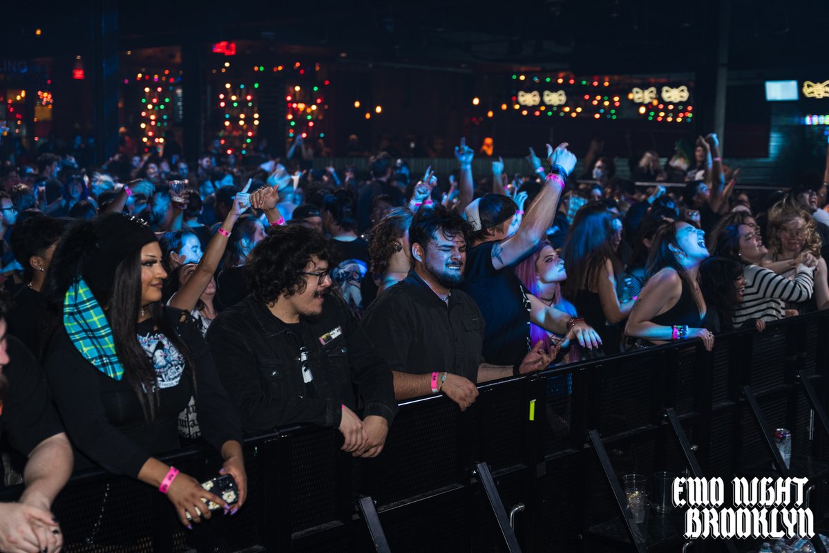 What happens in Vegas… gets posted here! 🎰🖤  We took over Las Vegas this weekend and hit the jackpot  🤘 Swipe through to check out some of our favorite moments &amp; head to our website for the full gallery! emonightbk.com/las-vegas-9624