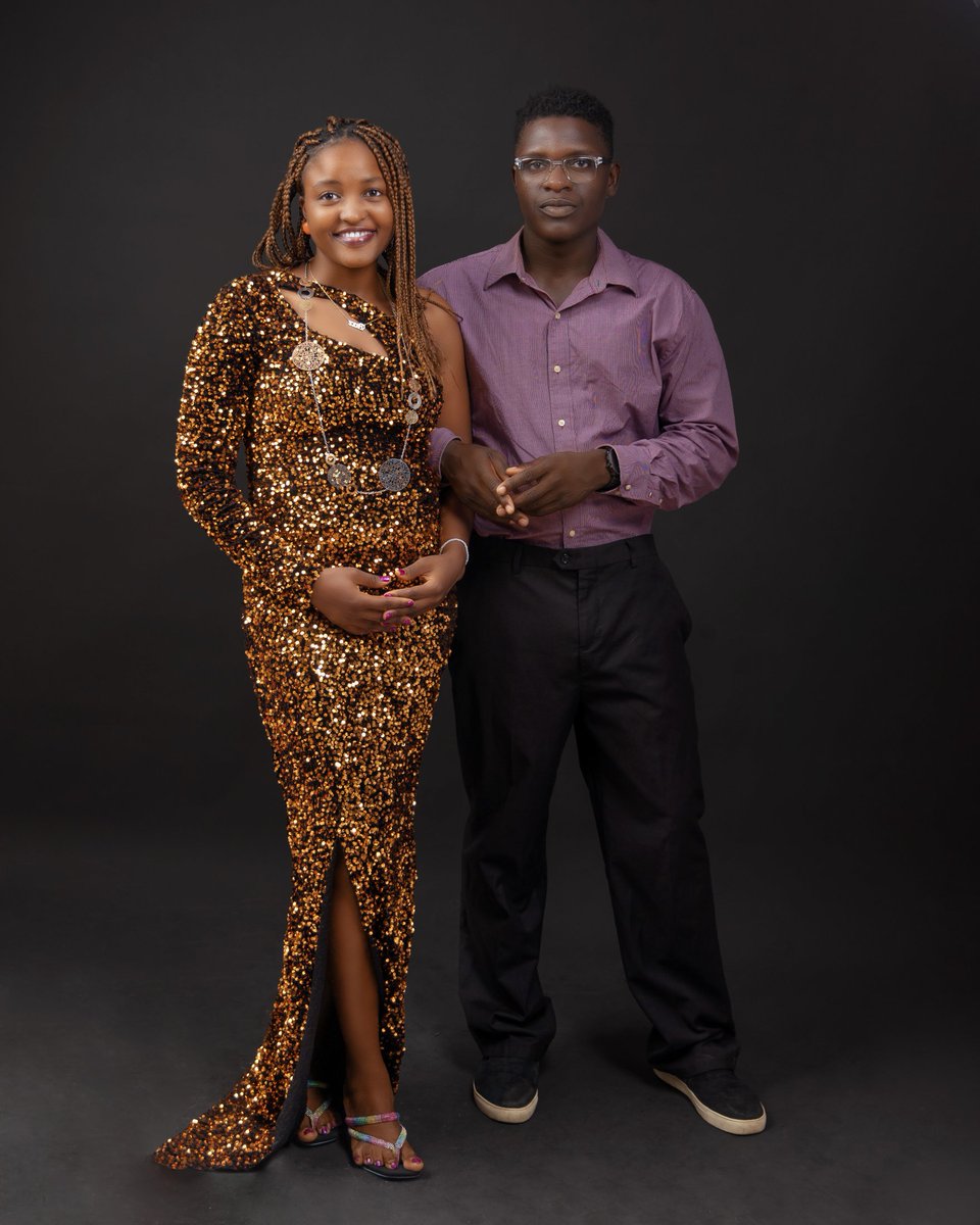 This no go trend because no be booobs

Definition of growing together to me 
How it started vs how it's going.
#BlockBusterGOAT  #Ghana #Russia #LCDLFMX2