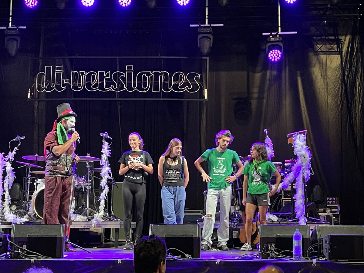 Final de festa amb <a href="/montnegres/">Colla MontNegres</a> <a href="/CollaSenys/">Colla Montsenys</a> i <a href="/di_versiones/">orquestradiversiones</a> 

Gràcies Sant Celoni 
.🖤🖤🖤🖤🐜🐜💪🏿💪🏿