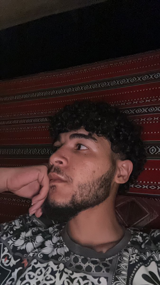 I feel hopeless and scared

I'm sick of this life

We prefer death to this life

I'm so tired

I feel suffocated

Do you hear me? Do you feel me?

I need you 🥹😭