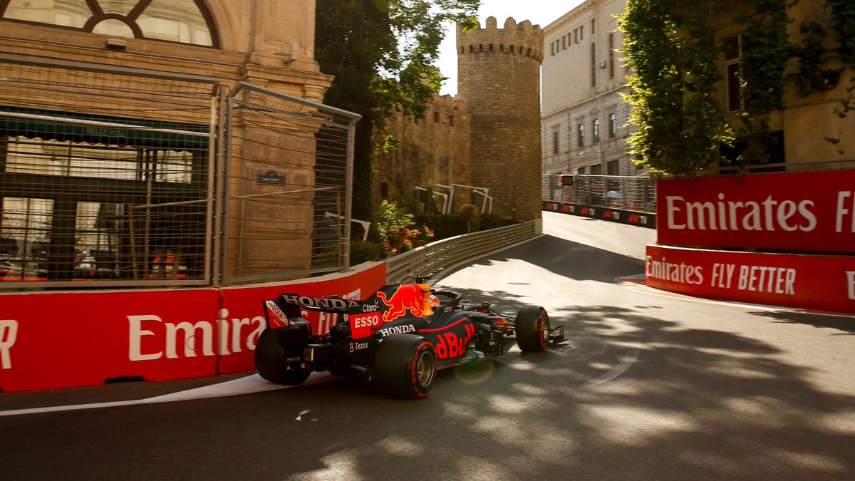 driversf1_'s tweet photo. Hello Baku 👋🏻🇦🇿 @BakuCityCircuit

#f1 #formula1 #RedBullRacing https://t.co/YmUdQtLkgk