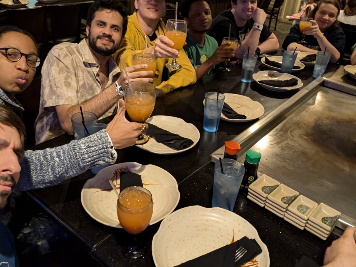 e_Levin_'s tweet photo. having friends is cool :) https://t.co/6QUx4GZssL