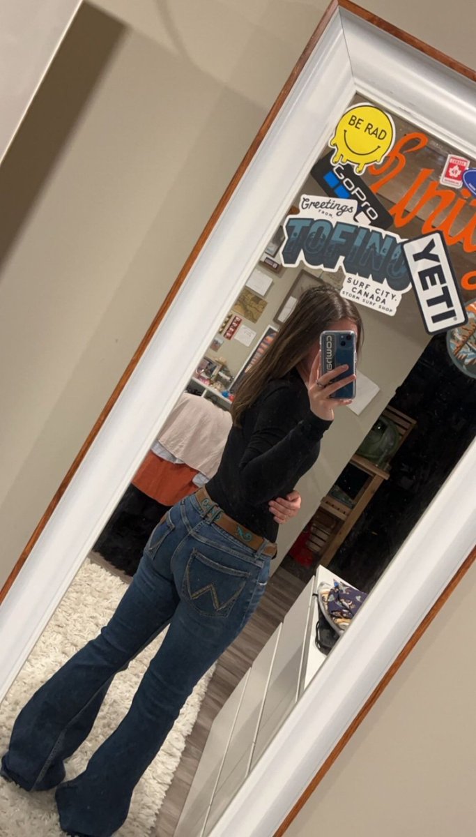 GTSkhris's tweet photo. Imagine I crushed younwith my ass, Watcha think 😉 - Old photo 
#giantess #booty #Jeans #jeanbutt #selfie #fun #goddess #gts https://t.co/RBZ6NC6DwU