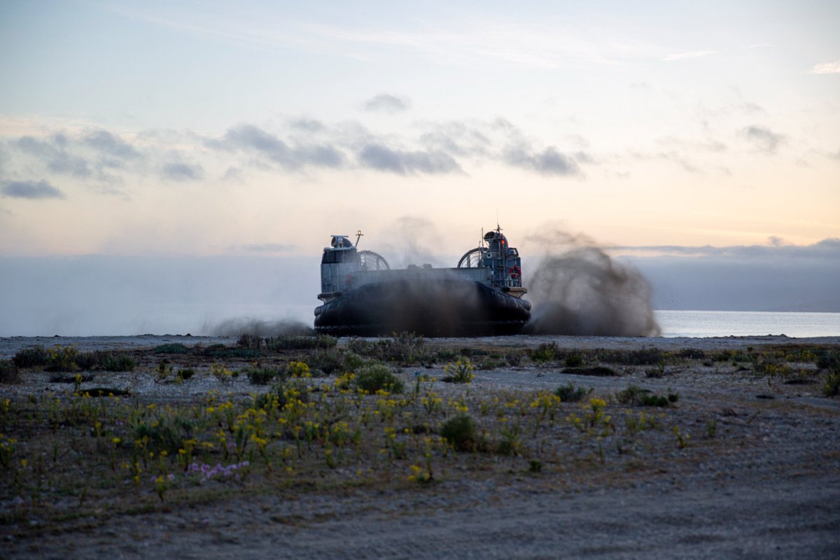 SA_Defensa's tweet image. 📍#Chile (🇨🇱)

Amphibious landing exercises are well underway as part of the multinational exercise #Unitas LXV currently ongoing in Chile.

Amphibious ships including the @Armada_Chile’s Sargento Aldea (LSDH-91) &amp;amp; Chacabuco (LST-95); and @USNavy’s (🇺🇸) USS Germantown (LSD-42).