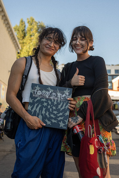 Last week <a href="/ToroyMoi/">Toro y Moi</a>  celebrated HOLE ERTH album release by curating two special events in the Bay Area♻️ 

On 9/1 he joined <a href="/usal/">Universidad de Salamanca</a>.project and @andytownsf for a Ocean Beach  cleanup + a dj appearance  at @tunnelrecords for @lowergrandradio

AND  9/7 a block party @contact_records