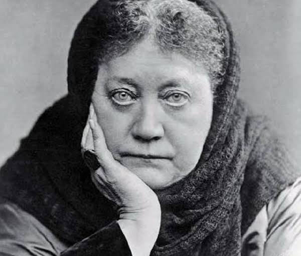galluzzilucio's tweet photo. 10/Ci mancano solo #Eckart [foto], Madame #Blavatsky [foto], #GustavMeyrink e #AleisterCrowley e siamo a posto! https://t.co/DivZHR5mi9