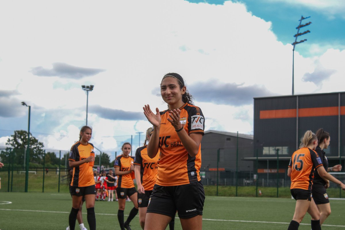 Talking WoSo (@talkingwoso) on Twitter photo Sunday's 4-3 win over Dulwich Hamlet marked the first league victory of <a href="/danielmckimm/">Dan McKimm</a>'s tenure as London Bees Head Coach and the first time Bees have taken maximum points from a match in 497 days.
And they did it in about the most dramatic fashion possible.
πΈ <a href="/LondonBees/">London Bees π</a> Sunday's 4-3 win over Dulwich Hamlet marked the first league victory of <a href="/danielmckimm/">Dan McKimm</a>'s tenure as London Bees Head Coach and the first time Bees have taken maximum points from a match in 497 days.
And they did it in about the most dramatic fashion possible.
πΈ <a href="/LondonBees/">London Bees π</a>