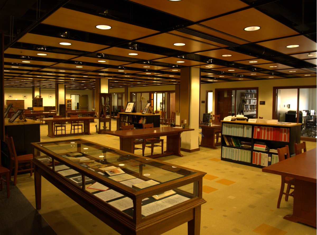 Have you ever wondered what exactly is in an archive? We've got you covered! Join us (virtually) for the basics: lib-umanitoba.libcal.com/event/3819550?… 

This workshop is for anyone curious about using archives for academic or personal research! Open to students, staff, faculty, and the public