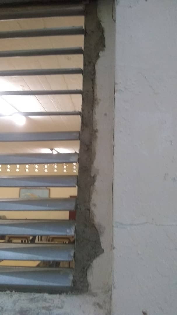 PrudencioFonse2's tweet photo. Avanzamos en la reparación de nuestras instituciones educativas en esta ocasión en la escuela primaria Pedro Véliz de la Demarcación Wajay. Todo por el bienestar de estudiantes, trabajadores de centro y la familia. @dgeboyeros https://t.co/JCu8MIaTZf
