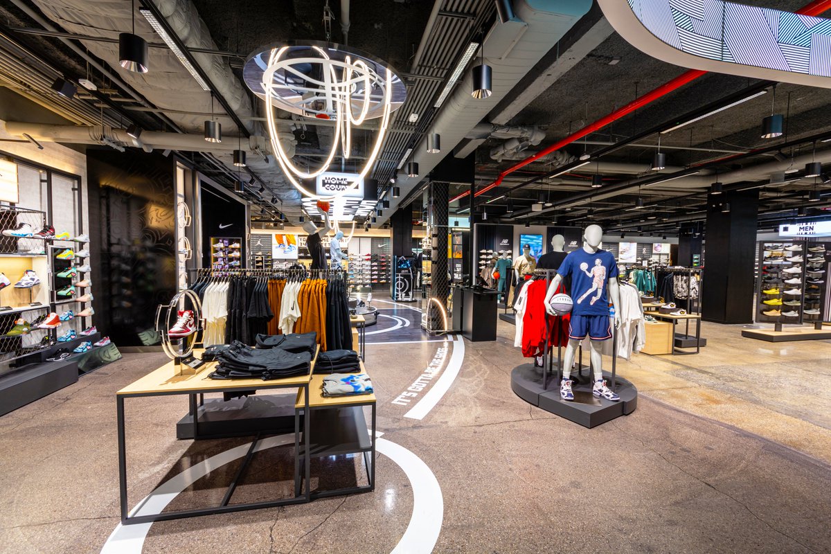 ConnorConstruct's tweet photo. Check out our article below to see how we helped Foot Locker's team unveil their new 34th street Flagship 

#Teamwork #FootLocker #Flagship #contractor #CRE #ConnorConstruction #Retaildesign

https://t.co/U3og9LSi0c https://t.co/DG2cPa5G9P