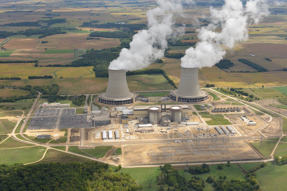 ConstellationEG's tweet photo. After 535 straight days of reliable operation, Byron Clean Energy Center Unit 1 went offline for scheduled refueling and maintenance. Technical experts will begin thousands of tasks to help ensure the reactor powers homes and businesses another 500+ days without interruption. https://t.co/m913tbedif