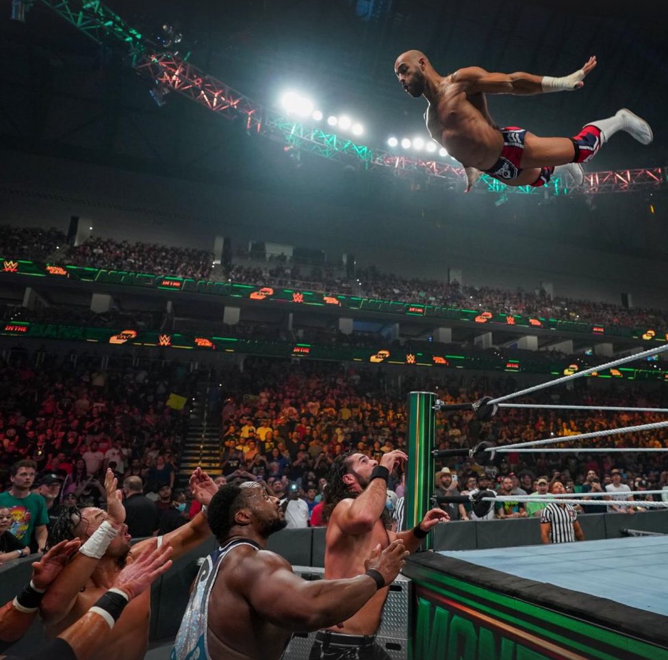 SleeperHQ's tweet image. Nobody:

Josh Allen with 1 yd to gain: