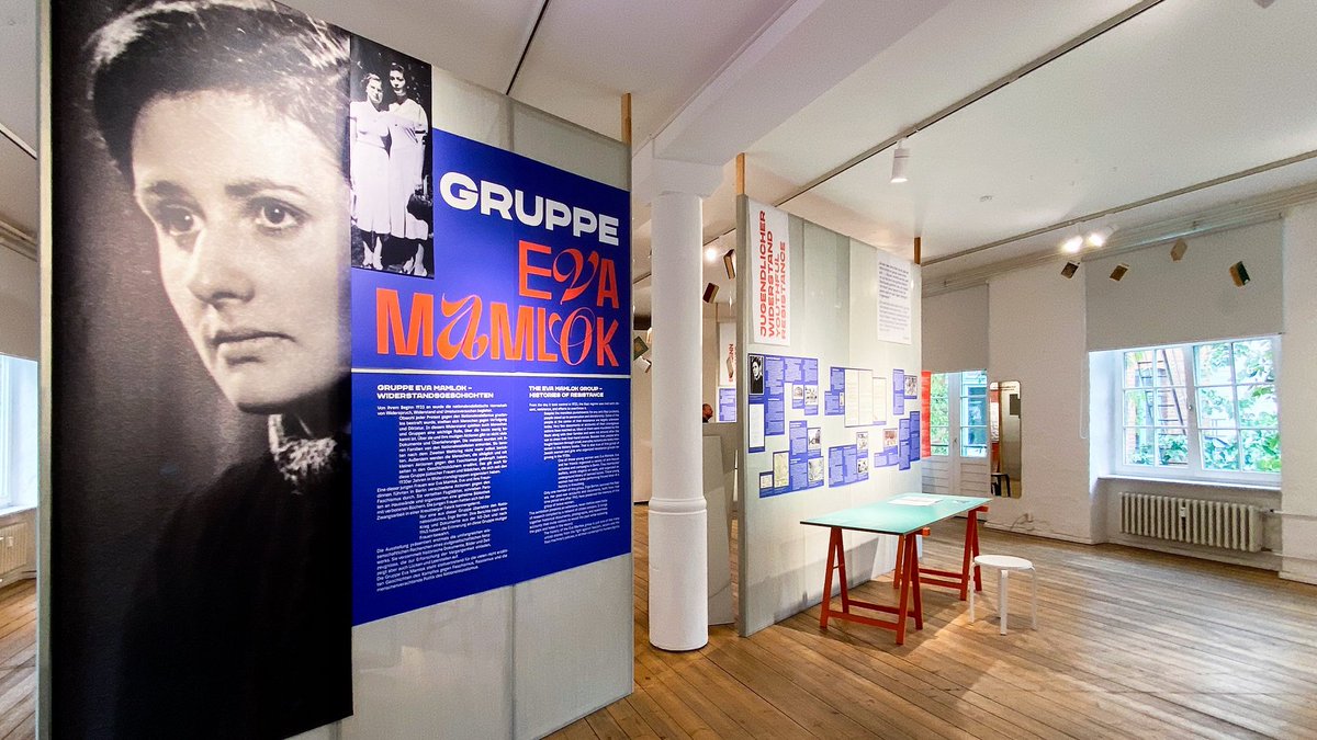 Archivtier's tweet photo. Abschlussveranstaltung „Gruppe Eva Mamlok – Widerstandsgeschichten“
19.09.2024 17:00-19:30 Uhr Dachetage
#FHXB #Friedrichshain-#Kreuzberg Museum
17 Uhr Film “Hella Hirsch und ihre Freunde”
18 Uhr Ergebnisse Poesie-Workshop
18:30 Uhr Werkstattgespräch
https://t.co/asQ2zQKGin https://t.co/8ezduXkVRv