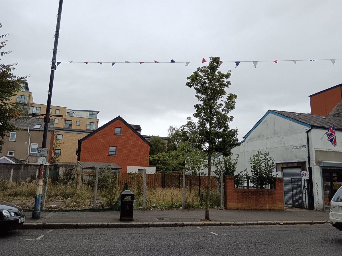 Called into see Grand Central Station today - very impressed; yet less than half a mile away is Sandy Row, such a contrast, it seems forgotten.