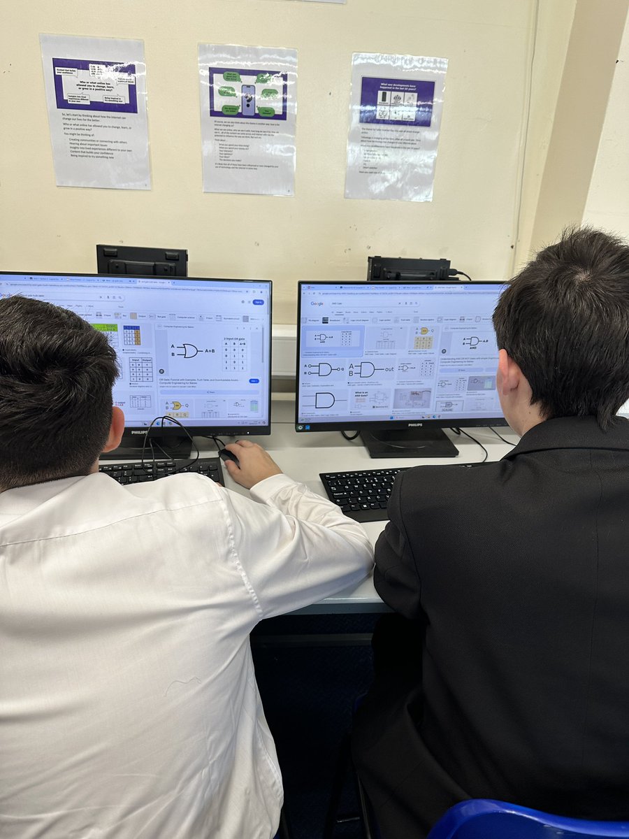 ygs_computing's tweet image. Our @e_sgol A Level Computer Science class got off to an excellent start today. Da iawn pawb 👏 @YsgolGreenhill
