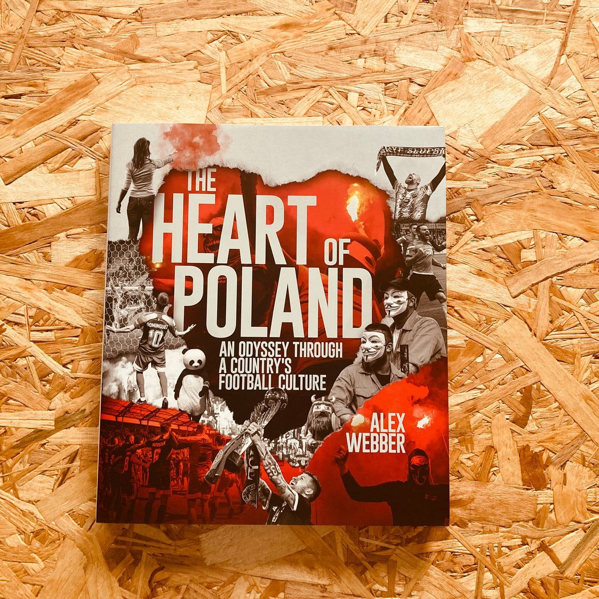 StanchionBooks's tweet photo. ⚠️  𝙇𝘼𝙎𝙏 𝘾𝙃𝘼𝙉𝘾𝙀 

THE HEART OF POLAND by Alex Webber

🇵🇱  An intensely personal exploration of a nation through the country's football culture,.

Down to our final two copies that come with free photo print! 

@ryan_hubbard @PSN_Futbol 

🛒 https://t.co/UhELnB2r0f https://t.co/cv6tdj5sS6