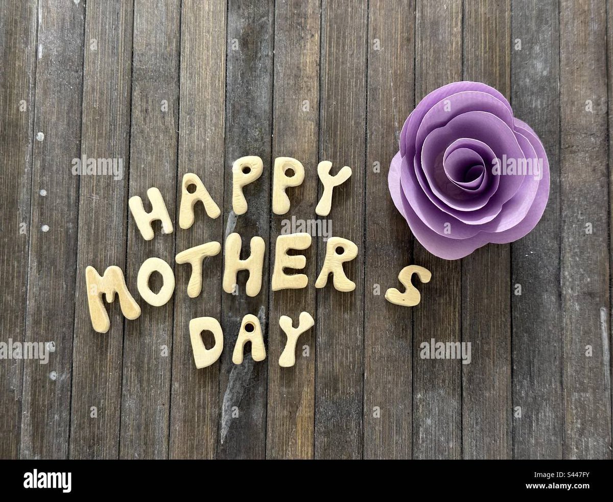 ciaobucarest's tweet image. My #Stockimo photos getting some love on #Alamy #customerlikes #likes #happymothersday #woodenletters #paperflower  alamy.com/stock-photos/S…