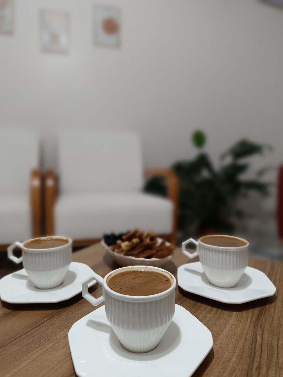 Kutsi hadiste Allah Azze ve Celle "Benim için birbirlerini ziyaret edenlerin, benim için birbirlerini sevenlerin, benim için birbirlerine ikramda bulunanların arasına kardeşlik koyarım" buyuruyor...
Ev sahibi <a href="/AyseCihangir01/">Ayşe Cihangir</a> 🪷

Kardeşini ZiyaretEt
#KardeşinleZiyaretleş