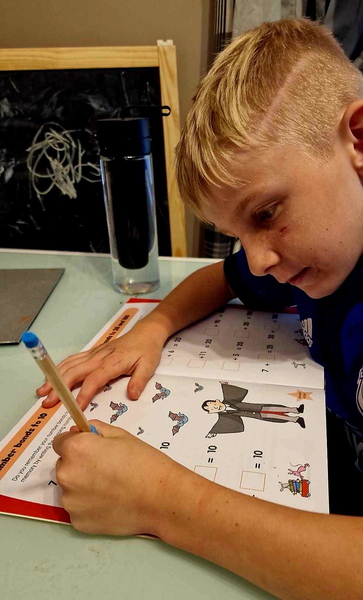 zoe_price23's tweet photo. When he comes home from school and still wanting to learn. So a little 10 minutes Maths lesson. @FpsMrjohn @SharonPascoe123 #youmakemesoproud #alwaysgotyourback https://t.co/VZljZYFrTU