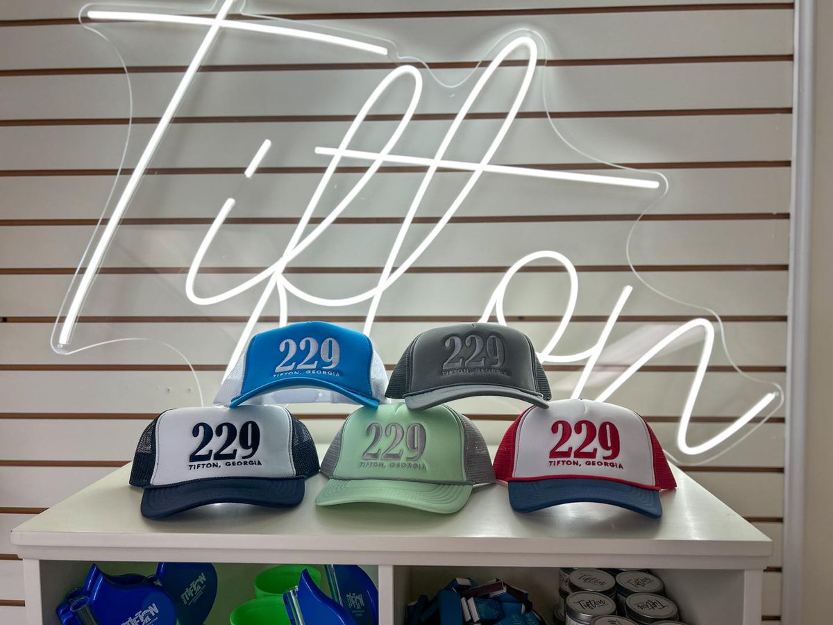 From Trucker Hats, Candles, Comfort Colors T-Shirts &amp; more, we know that you wanna stop in and shop with us! We have an array of gifts! Come check us out and learn about what we do! 🤩

📍 148 Ridge Ave S

#thinktifton