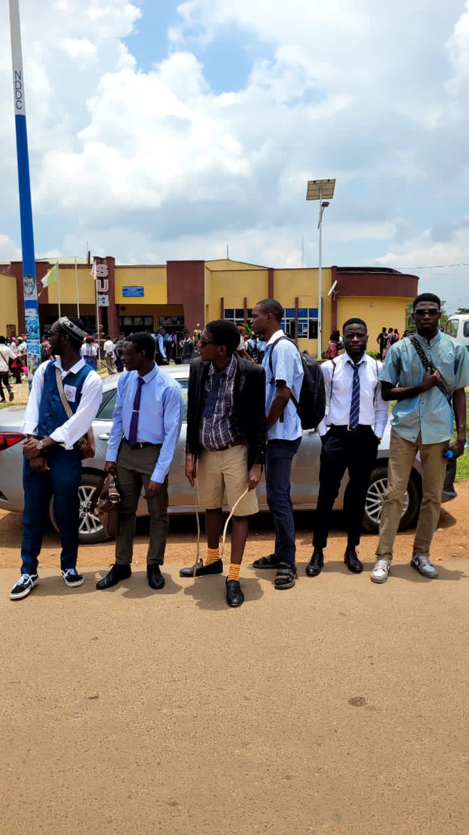 EOnibata's tweet image. I have beautiful students 😄 

#back2school
#fybweek