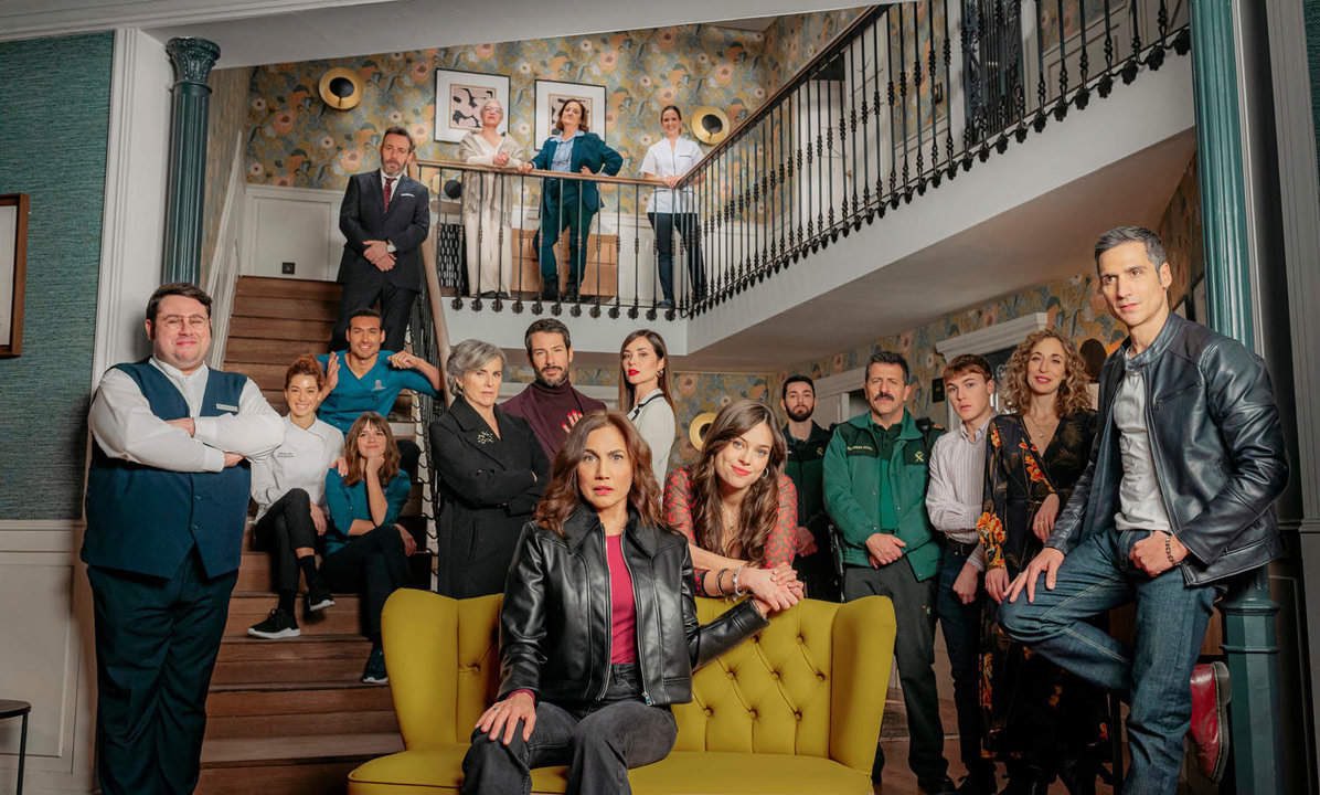 iremezzzz's tweet photo. @rtve nos enteramos de lo que va a pasar con los últimos capítulos esta tarde y gracias a @dafnefdez 💗, porque por vosotros nada😠

Vamos a terminar esta historia tan bonita por ellos, porque se lo merecen.
Gracias por hacernos felices❤️‍🩹
#apoyo4estrellas #4estrellas #luznhoa https://t.co/av1L4wmIu2