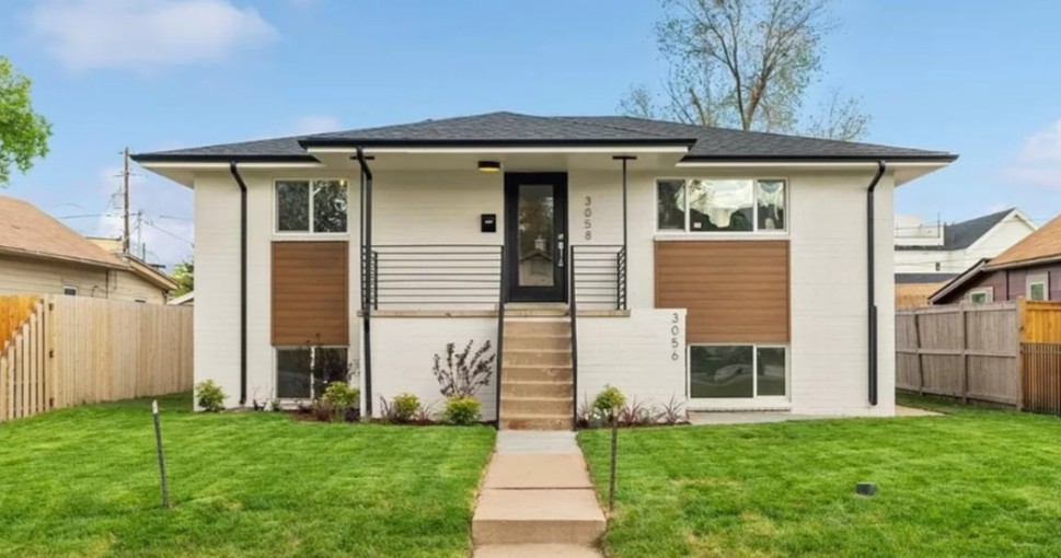 do_backflip's tweet photo. Transforming spaces and growing portfolios – this Colorado flip from Backflipper, Brian F. is a perfect example of turning vision into value! 💵✨

Purchase Price: $504,000
ARV: $795,000
Rehab Budget: $120,000
Sold: $809,000
LTC: 90%

🙌 Funded by Backflip https://t.co/hOe33BmFMR