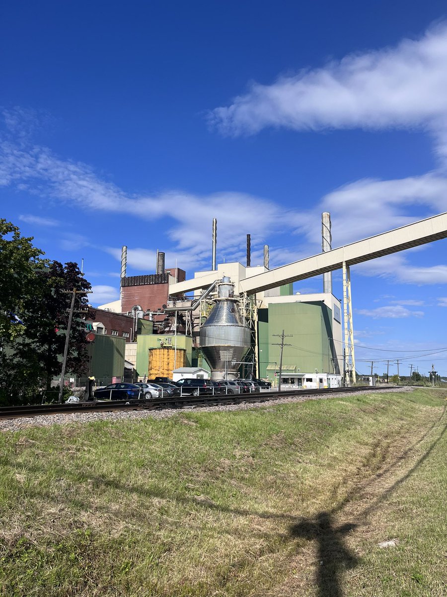 Feeny_d's tweet photo. Présent à la relance du site industriel de Thurso cet après-midi, avec l’équipe de @RioTinto et Aymium pour le dévoilement d'#Évolys, la nouvelle coentreprise de biocarbone métallurgique. Un moment clé pour l'innovation durable dans la région !  @MaireThurso https://t.co/Oj7hdrzS0s