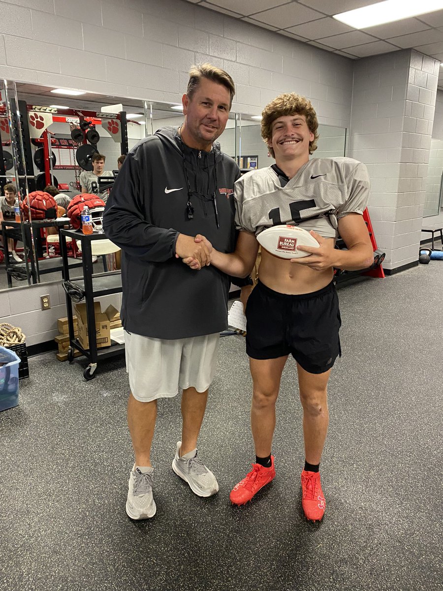 RabunFootball's tweet photo. Players of the Week vs Dalton.
Defense - JK Shiflet
Offense - Reid Giles
Special Teams - Kane Justus
Lineman of the Week - Zach Gordon
Scout Team - Alan Lozada, Tanner Brown, Caden Watts, Manny Martinez 

#waR  /  #rideforthebrand https://t.co/EO1YM4rRLe