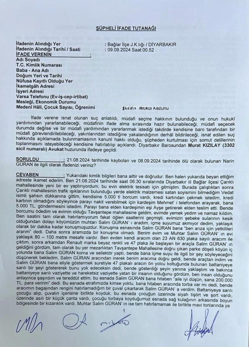 cevheritv's tweet photo. Narin dosyasındaki itirafçı Nevzat Bahtiyar'ın ifadesi bir acayip. 
Yolda gidiyormuş, amca Salim Güran selektör yapmış. O da durmuş. Amca ön koltuğu gösterip "bunu yokedeceksin, sana 200 bin" demiş. 
O da "şaşırmış ve tereddüt etmiş" ama kabul etmiş.
Yani selektörü görmese hiç bu işe bulaşmayacak. 
Amca da battaniyeye sardığı, arabasına koyduğu, (niyeyse bağaj değil de ön koltuk) Narin'i tek başına gömebilecekken, tutup olayın içine "ya tutarsa" deyip ikinci bir ismi sokmuş. Bu adam gider beni jandarmaya söyler, aileye söyler vs diye hiç endişelenmemiş. 
Nevzat Bahtiyar, bu selektörle karşılaşma olayı öncesinde muhtar amcayı aramasını ise "su kesikti" diye izah etmiş ki o da başka bir enteresanlık. 
Çok acayip hakkaten.