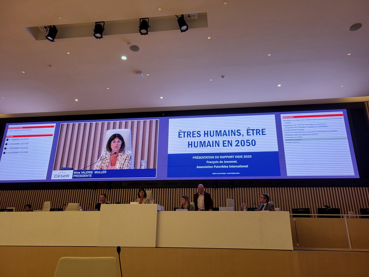 SBrahimi1's tweet image. Reprise des passionnants travaux du @ceseridf , à la @RegionIleFrance.
 Ici avec Pascal Gentil dont la participation à l&apos;accueil des athlètes #JOParis2024, en double médaillé olympique, a été admirable. Heureuse de partager avec lui nos réflexions au service des #Franciliens.