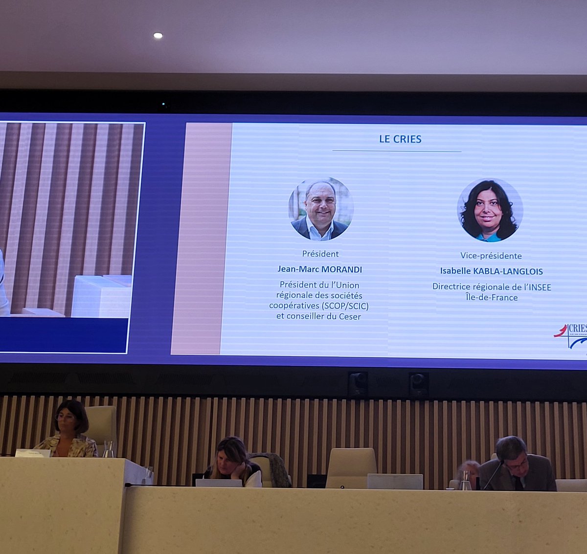 SBrahimi1's tweet image. Reprise des passionnants travaux du @ceseridf , à la @RegionIleFrance.
 Ici avec Pascal Gentil dont la participation à l&apos;accueil des athlètes #JOParis2024, en double médaillé olympique, a été admirable. Heureuse de partager avec lui nos réflexions au service des #Franciliens.