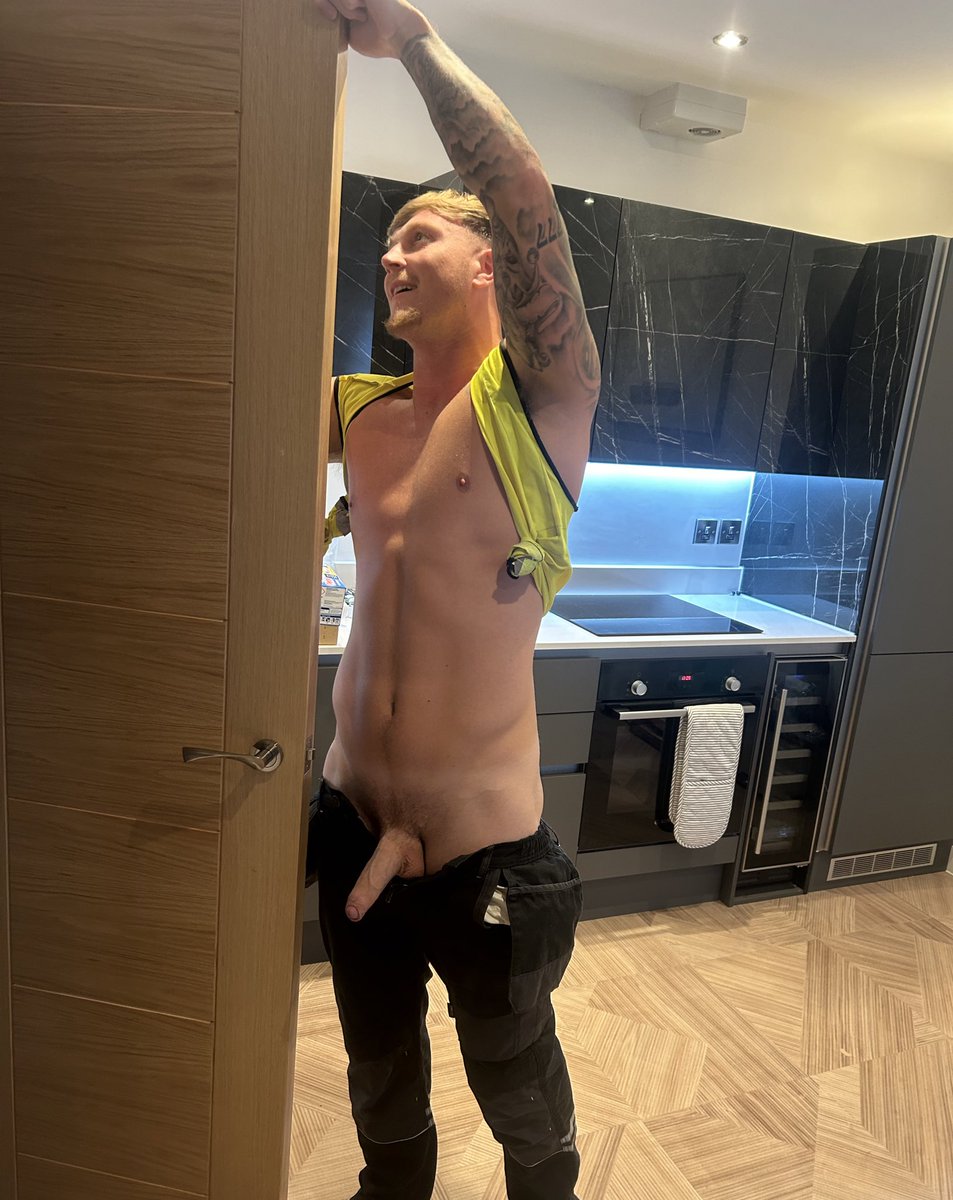 WETWILL22's tweet photo. Did someone call for a tradie👷‍♂️🔨??
https://t.co/pubjem3z2V https://t.co/dcD49W63Lr