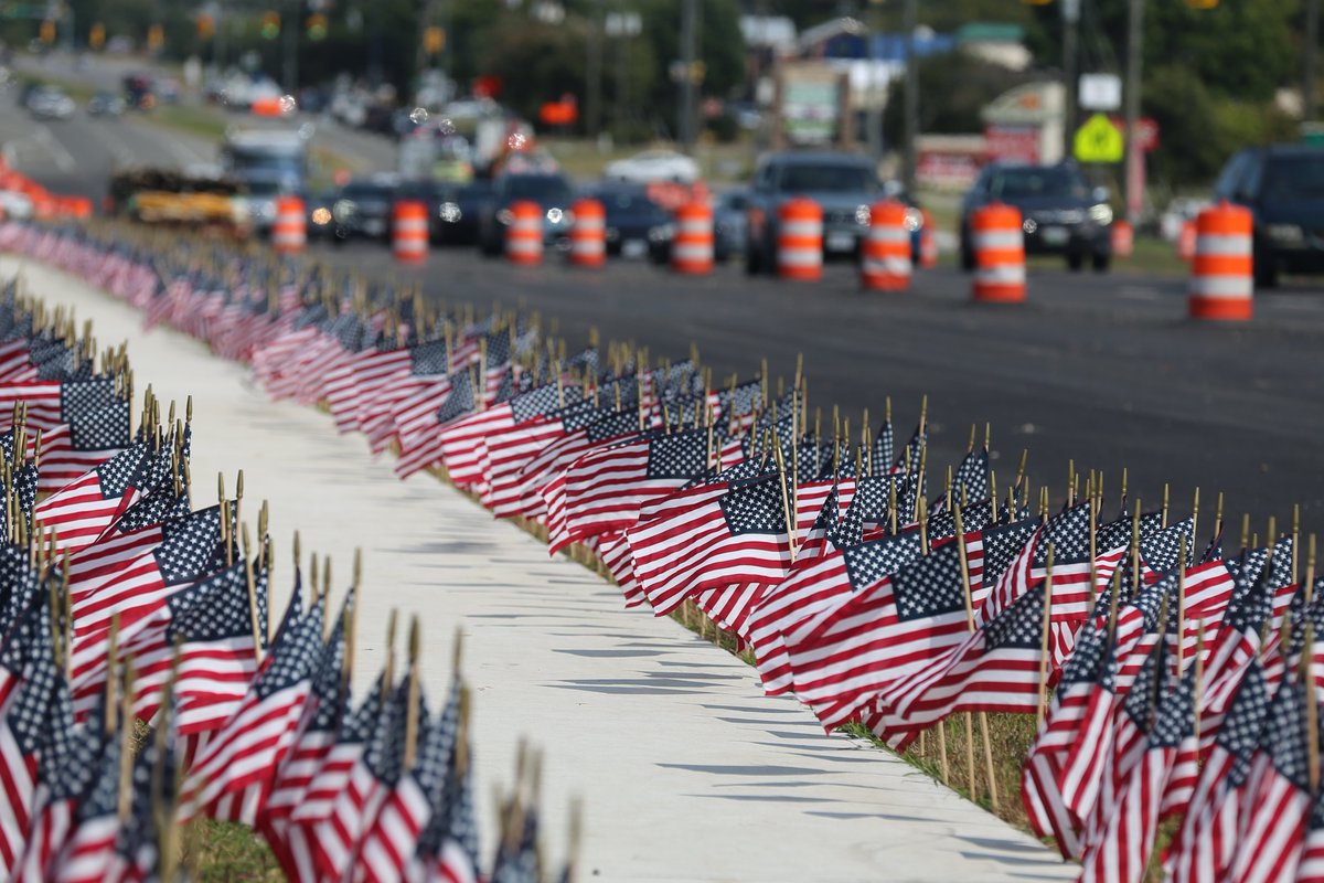 HanoverSchools's tweet image. NEVER FORGET! Cadets in the Mechanicsville HS NJROTC program are once again honoring the victims of the September 11, 2001 terrorist attacks by placing 2,977 U.S. flags in front of the school. We will never forget.

#InspireEmpowerLead #HanoverStrong #ATraditionOfExcellence