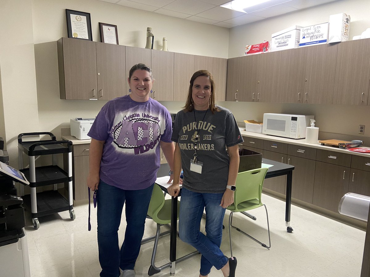 Debbie Showell tweet media