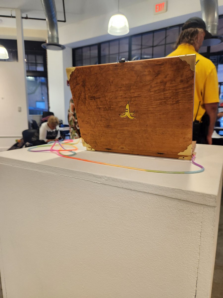 haley_xyz's tweet photo. Amazing art show curated by frog wing ♡ https://t.co/ulGZF2dXva