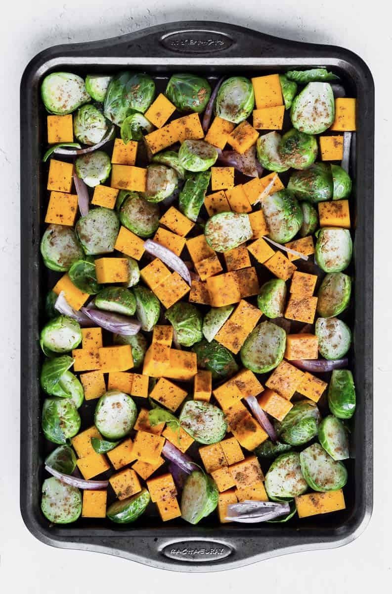 Crisp air, means fall harvests. 🍂 Kelley Produce debuted the first of sweet potatoes last weekend and were already falling into flavor with the season’s best! This easy-to-make Roasted Fall Vegetables recipe will be on rotation: deliciouslittlebites.com/roasted-butter…

#meatlessmonday