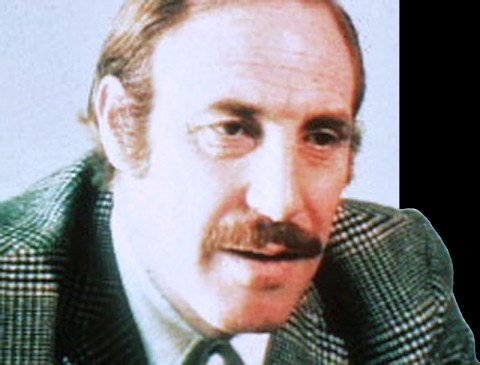 10 septiembre 1976, la dictadura le quita la nacionalidad al ex canciller del Gobierno Popular,  Orlando Letelier. 
Su respuesta es: 
"Nací chileno soy chileno y moriré chileno Estos fascistas nacieron traidores viven como traidores y serán recordados para siempre como traidores"