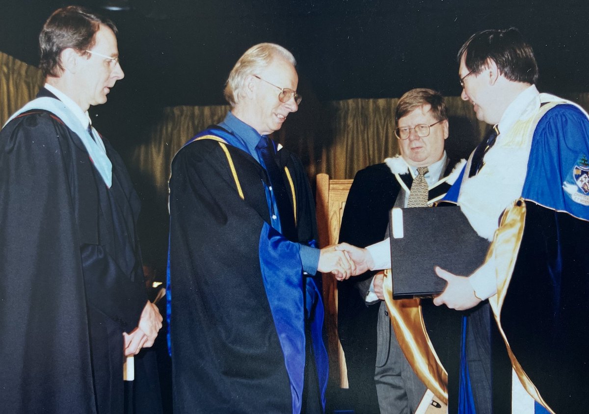 drtonybates's tweet image. Part 24 of my personal history is about honorary degrees - are they a joke? See tonybates.ca/2024/09/09/a-p…