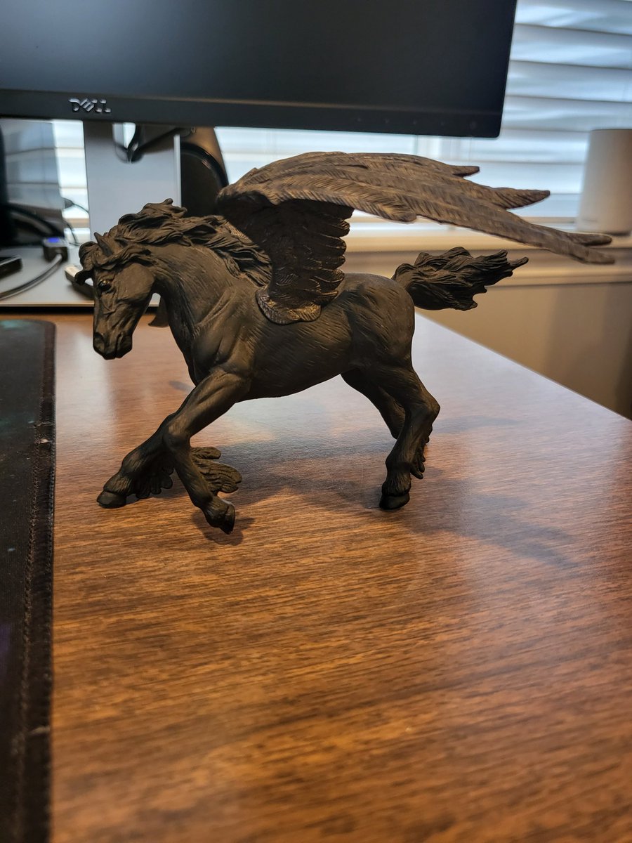 The closest thing I own to Gallant. And my segue into saying the #podcast #livestream is tonight! Join us on our YTube channel at 7:30 pm PT 10:30 pm ET!

#spoilers #windandtruth #brandonsanderson #cosmere #stormlightarchive #wayofkings #wordsofradiance #oathbringer #rhythmofwar