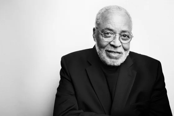 filmblackmtl's tweet photo. With heavy hearts, we mourn the loss of a true legend, James Earl Jones/ A monumental presence in film, theatre, and TV, his legacy as a trailblazing Black actor will inspire future generations. Rest in power. 🖤🎬 #RIPJamesEarlJones #BlackCinemaLegend #MIBFF #FilmLegacy https://t.co/OJ20UZUEHZ