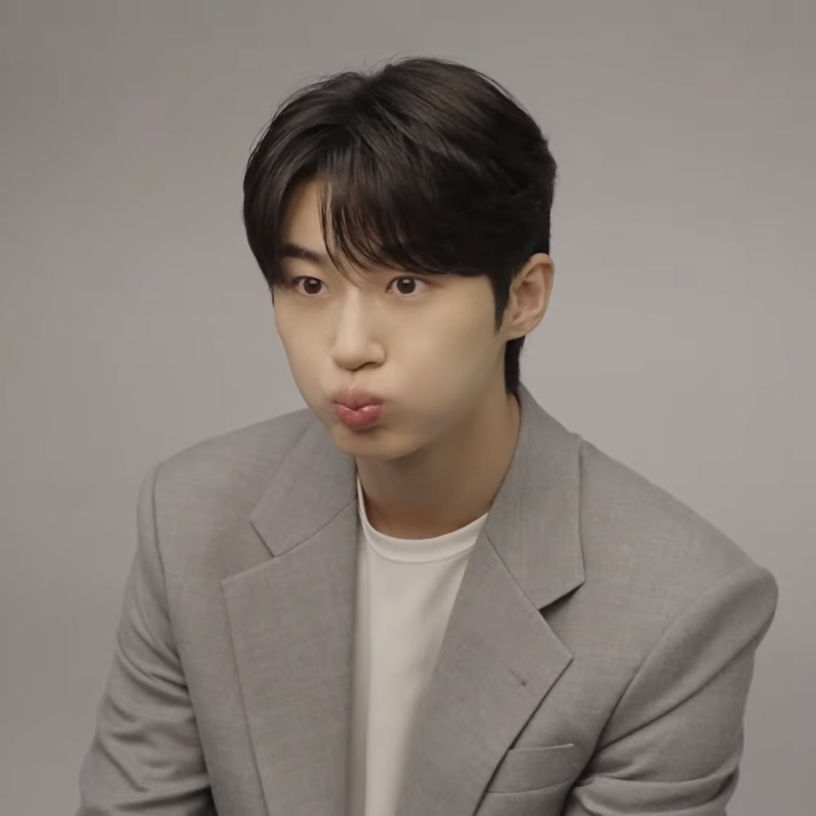 woonaissante's tweet image. ㅁㅊ 변우석 팔도 포카 개귀여버ㅜㅋㅋㅋㅋㅋㅋㅋㅋㅋㅋㅋㅋㅋㅋㅋㅋㅋ아기복어잔아앙

Cr. nyang_meow_m