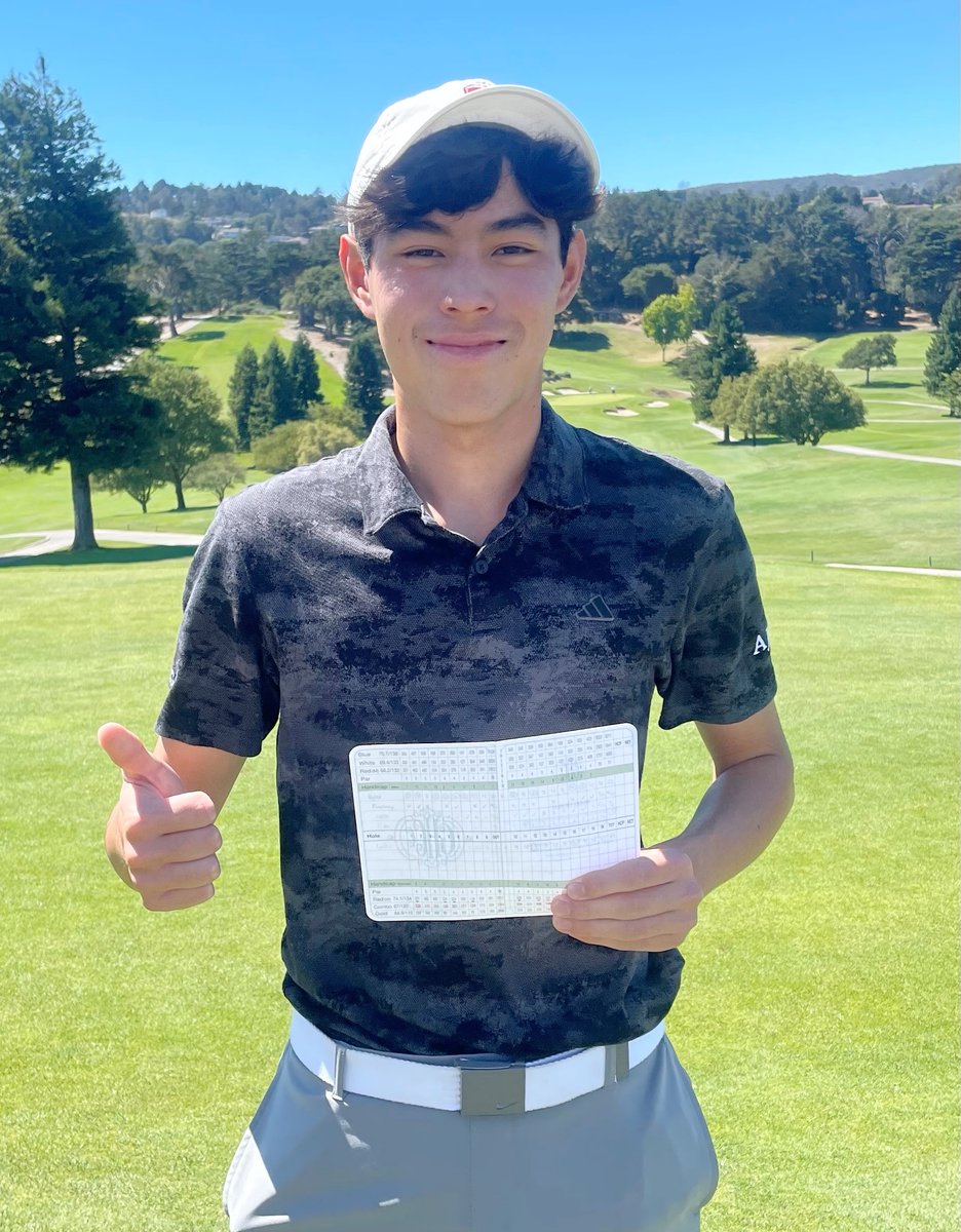 ULCofSFCC's tweet image. Kyler and his card ... 62!  #courserecord 20 putts!