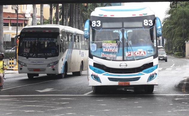 CodigoDig_01of's tweet photo. #GUAYAQUIL🔴

El paro de transp urbanos en #Guayaquil es indefinido, así lo aseguró el Pdte de la #FETUG, Christian Sarmiento y enfatizó que no se retomarán las actividades hasta que el alcalde #AquilesAlvarez suba la tarifa.
Mientras la #ATMGuayaquil sancionó a 19 operadoras de. https://t.co/agiknjacUw