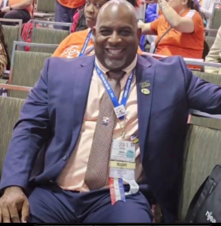 So honored to call the 2025 NJEA ESP of the Year, Mark Richards my friend and colleague. He is a fierce advocate for ESPs and equity in our schools. Thank you Mark for showing  of us what is possible when we all work together! @ECEANJORG <a href="/eoma_eosd/">espo_eoi</a> <a href="/NJEA/">NJEA</a>