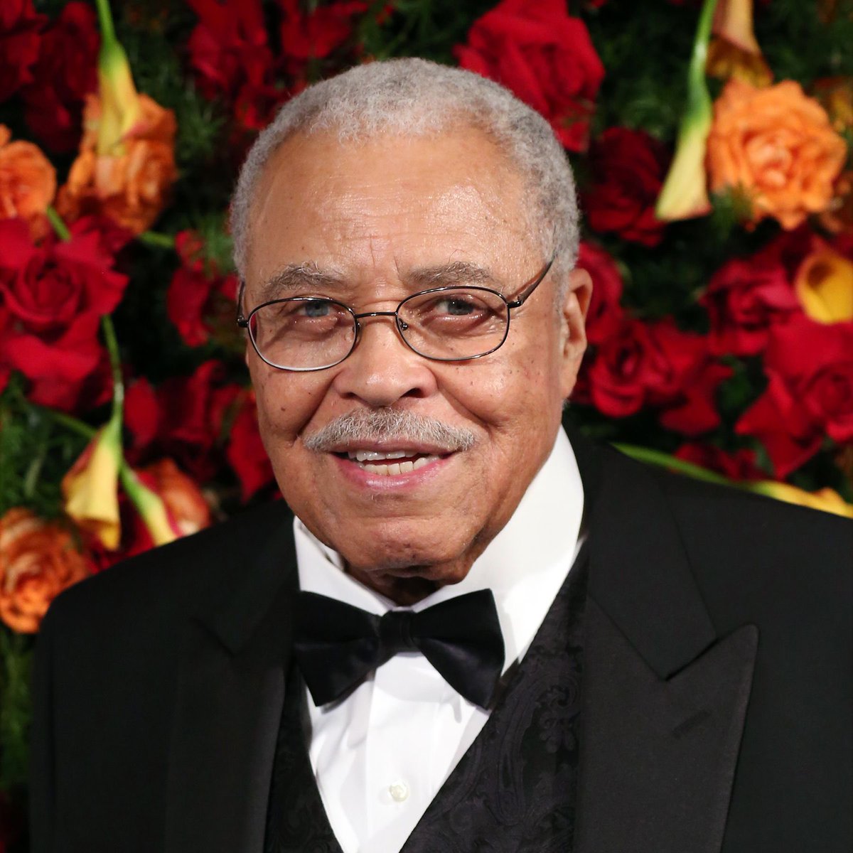 Legendary actor James Earl Jones known for his iconic roles in films such as ‘Star Wars,’ ‘Coming To America,’ ‘Lion King,’ and many more has sadly passed away at 93. We send our deepest condolences to his family and friends. His legacy will live on. 🖤